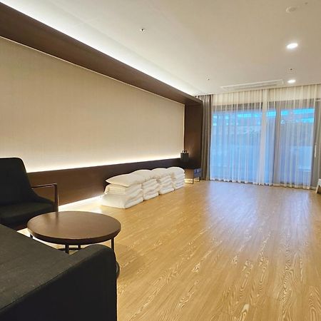 The Qube Resort Jeju Seogwipo Zewnętrze zdjęcie