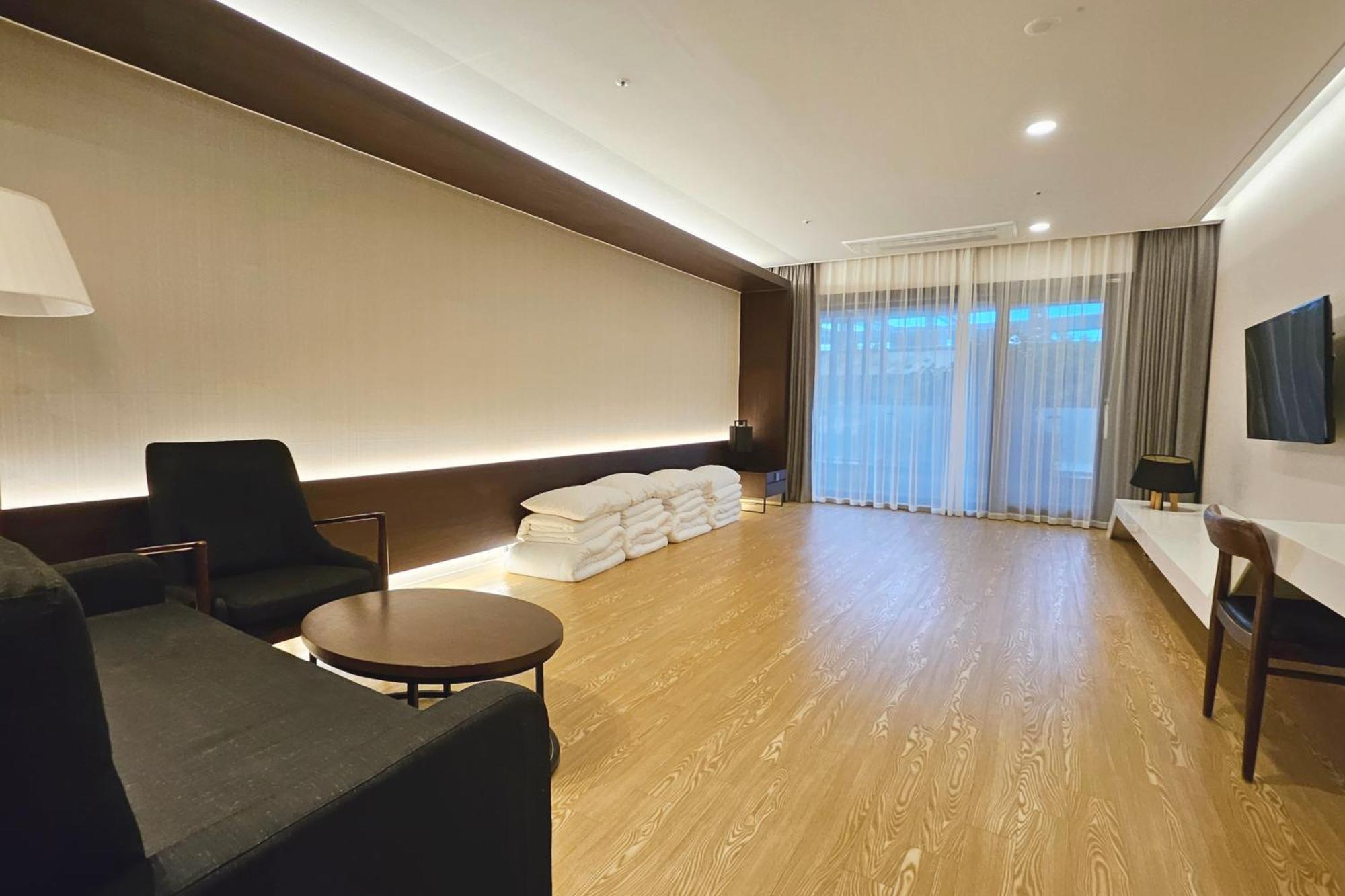 The Qube Resort Jeju Seogwipo Zewnętrze zdjęcie