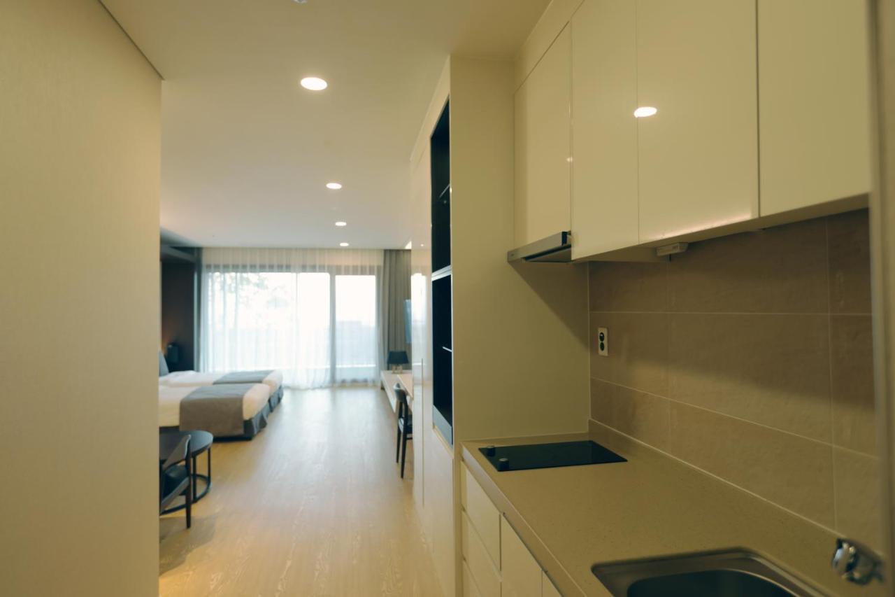 The Qube Resort Jeju Seogwipo Zewnętrze zdjęcie