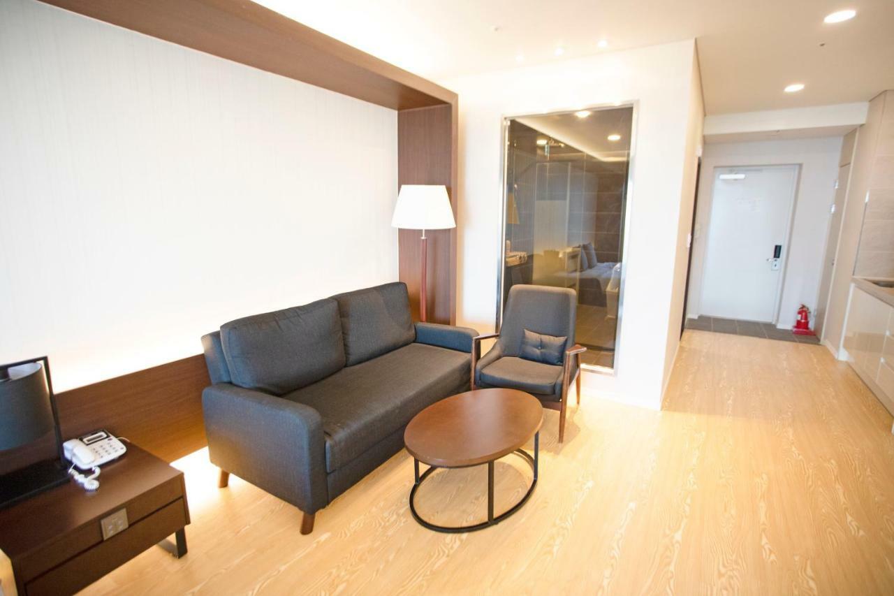 The Qube Resort Jeju Seogwipo Zewnętrze zdjęcie